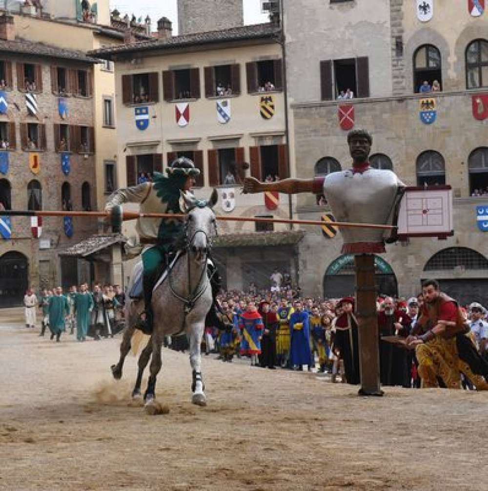 I colori della giostra - Piazza della Libertà 1, Arezzo