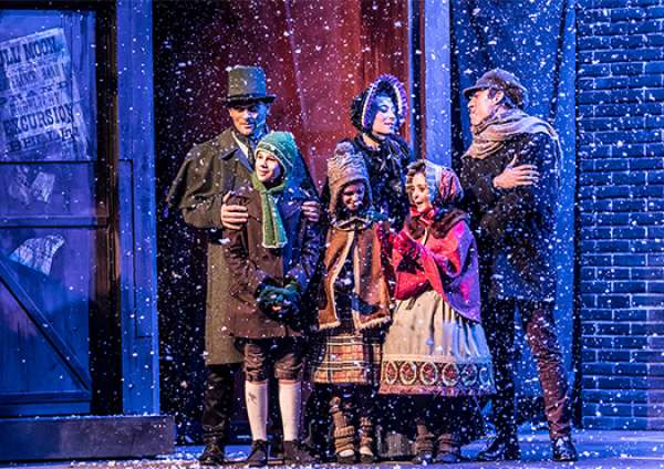 Sabato 4 gennaio 2025 al Teatro Petrarca di Arezzo, A Christmas Carol Musical.